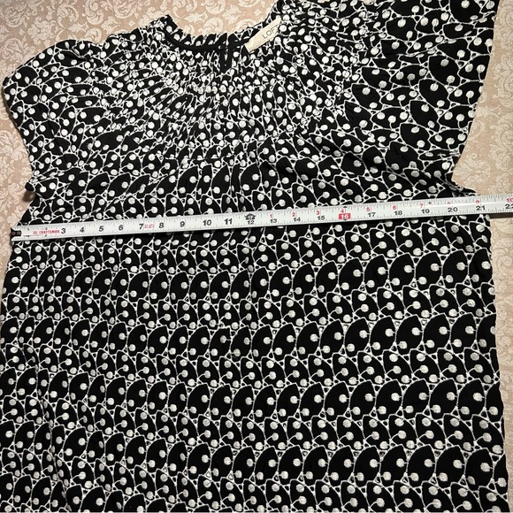 Loft ~ Embroidered Eyelet High Ruffle Neck Smocked Short Sleeve Top in Medium - Picture 9 of 13